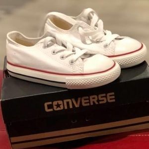 Converse Chuck Taylor All Star Low Top Sneakers